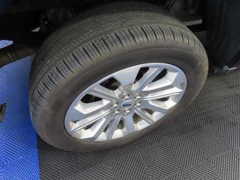 Used 2021 Ford F150 Limited image 10