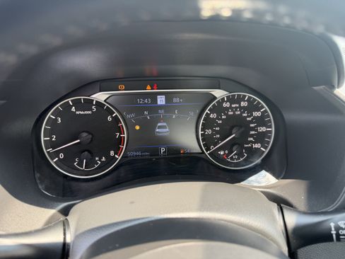 Used 2024 Nissan Altima 2.5 SV w/ SV Premium Package FWD image 27