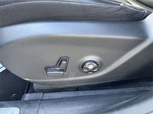 Used 2021 Jeep Cherokee Limited image 11