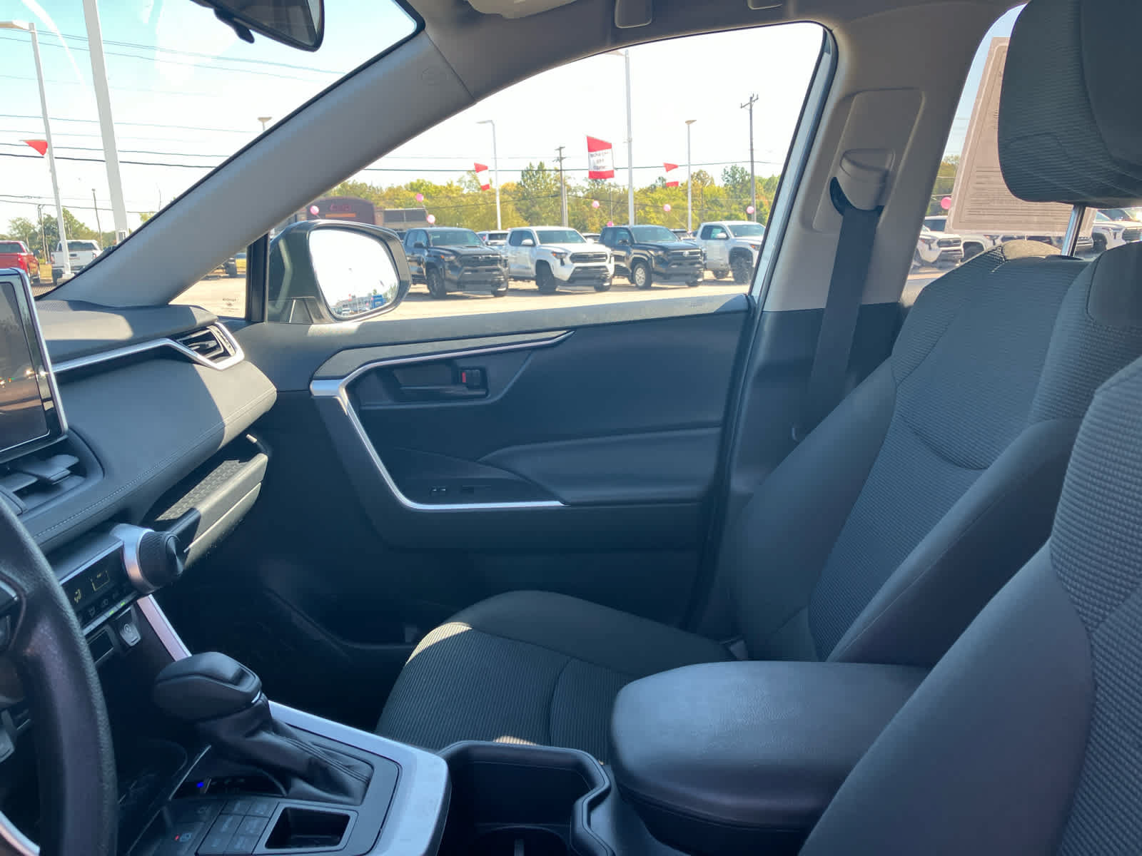 Certified 2025 Toyota RAV4 LE AWD/4WD image 12