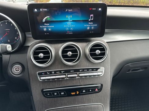 Certified 2022 Mercedes-Benz GLC 300 4MATIC w/ Premium Package Lite image 6