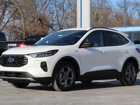 Used 2025 Ford Escape ST-Line w/ Tech Pack #1 image 4