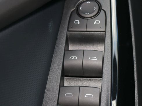 Used 2025 Chevrolet Equinox LT w/ Convenience Package II image 23