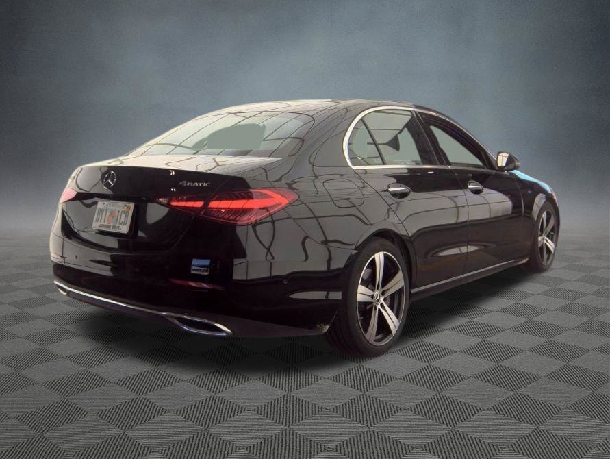 Used 2025 Mercedes-Benz C 300 4MATIC Sedan image 2