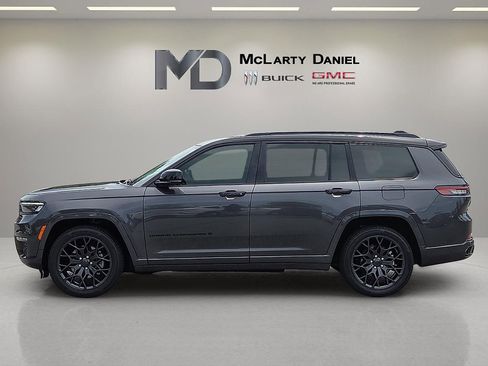 Used 2024 Jeep Grand Cherokee L Summit w/ High Altitude Package AWD/4WD image 3