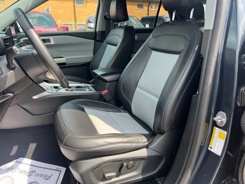 Certified 2023 Ford Explorer XLT w/ Equipment Group 202A AWD/4WD image 18