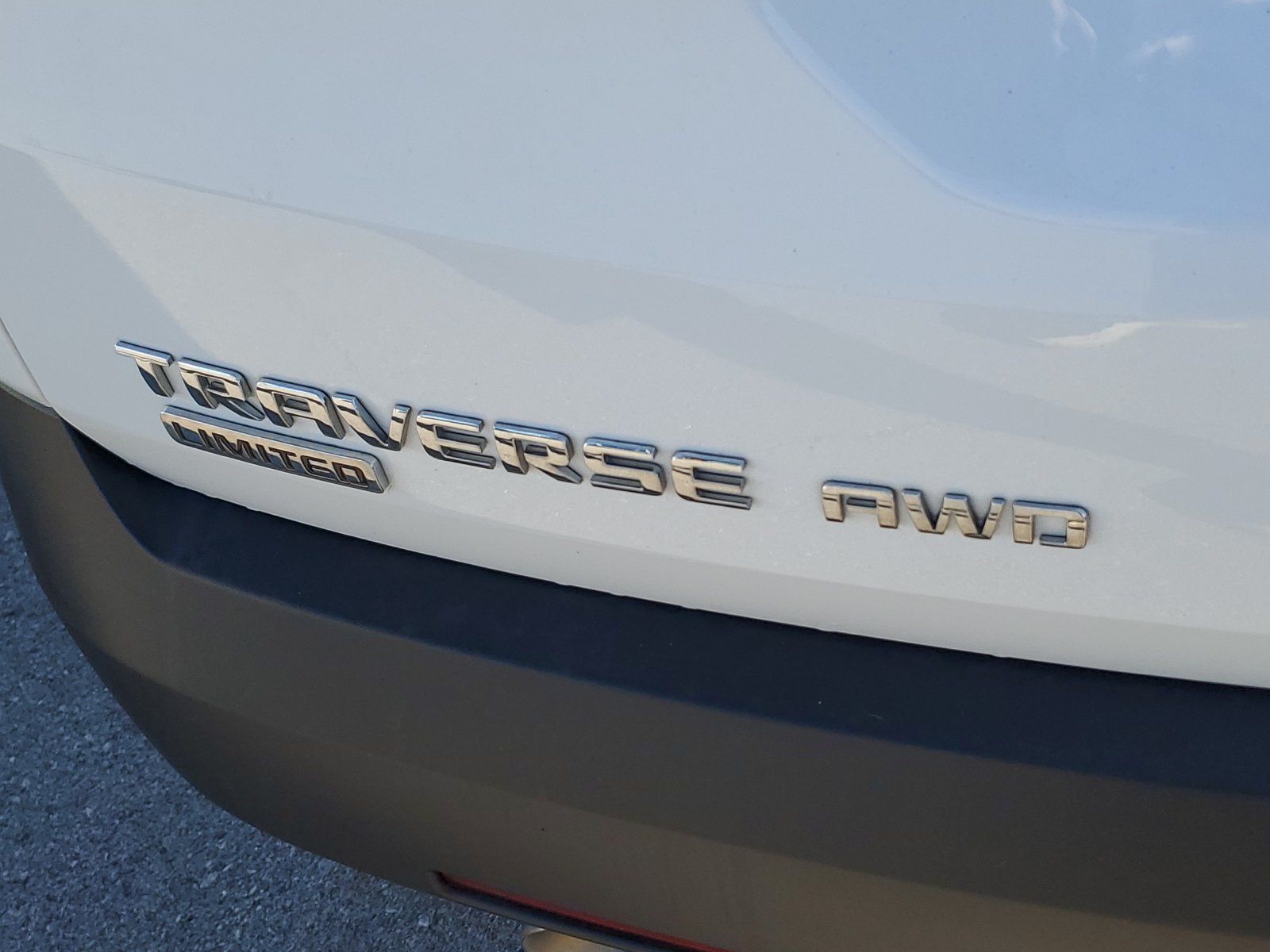 Used 2024 Chevrolet Traverse LT AWD/4WD image 7
