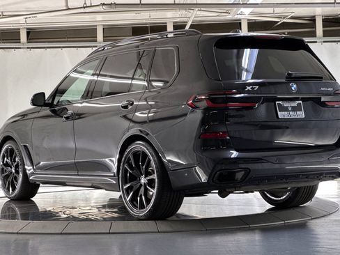 Used 2024 BMW X7 xDrive40i w/ M Sport Package AWD/4WD image 3