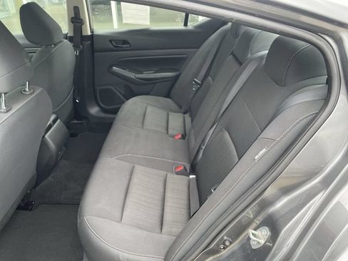 Used 2025 Nissan Altima 2.5 SV FWD image 29