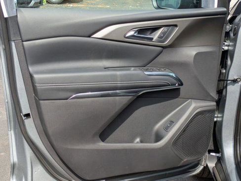 New 2026 Chevrolet Traverse LT image 12