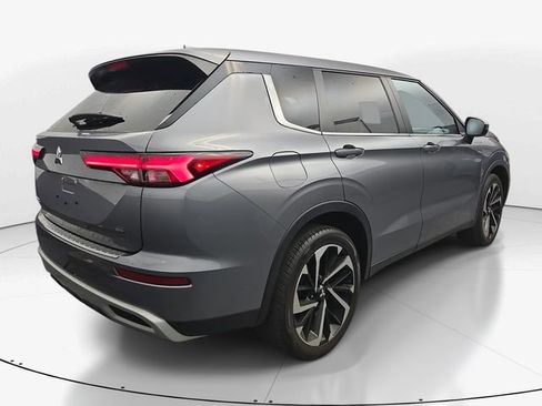 Used 2024 Mitsubishi Outlander SE image 9
