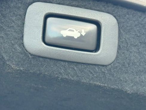 Used 2013 Lexus LS 460 image 36