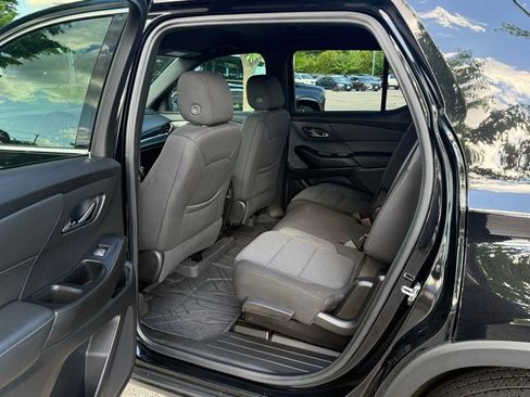Used 2023 Chevrolet Traverse LT w/ LPO, Floor Liner Package AWD/4WD image 10