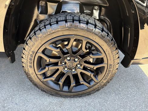 Used 2025 RAM 1500 Limited AWD/4WD image 13