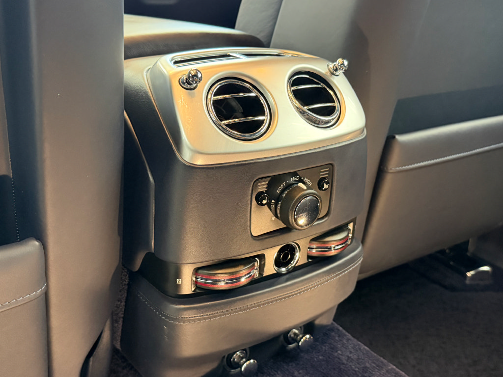 Used 2019 Rolls-Royce Ghost RWD image 61