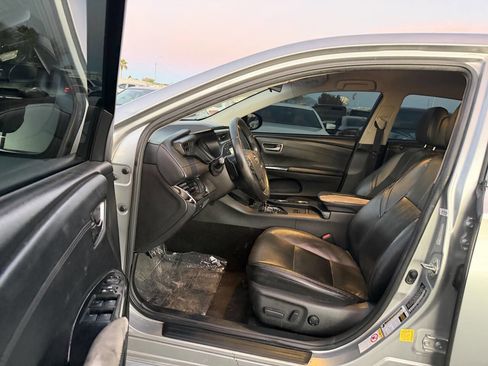 Used 2016 Toyota Avalon XLE image 19