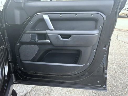 Used 2023 Land Rover Defender 110 V8 image 15