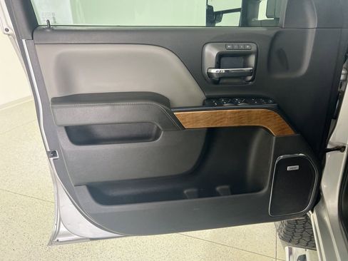 Used 2019 Chevrolet Silverado 2500 LTZ w/ Duramax Plus Package image 17