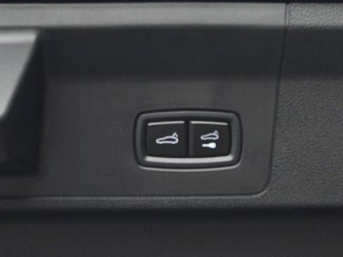 New 2025 Porsche Panamera 4 image 16