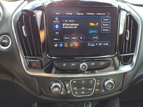 Certified 2023 Chevrolet Traverse LT w/ LT Premium Package AWD/4WD image 22