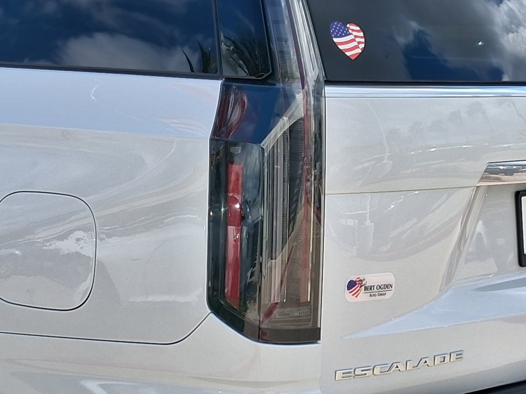 Used 2026 Cadillac Escalade ESV 2WD w/ LPO, Floor Liner Package image 9