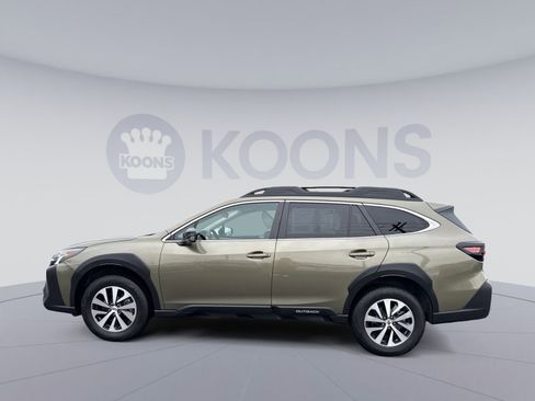 Used 2024 Subaru Outback Premium image 2