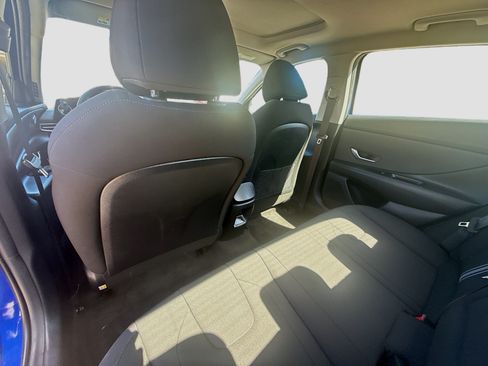 Used 2024 Hyundai Elantra SEL w/ Convenience Package FWD image 21