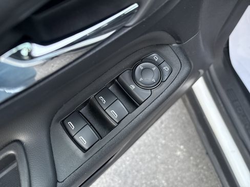 Used 2024 Chevrolet Equinox LT image 16