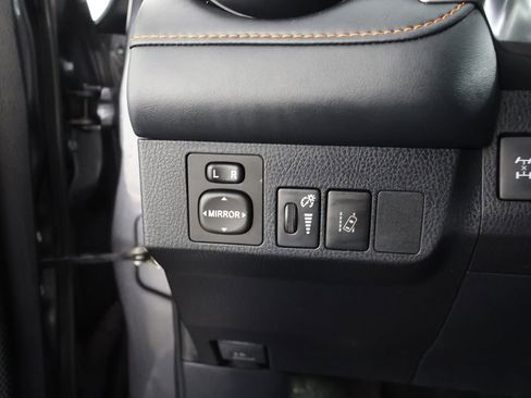 Used 2018 Toyota RAV4 SE w/ All Weather Liner Package AWD/4WD image 39