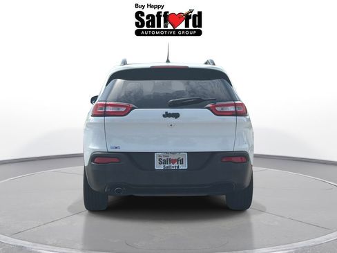 Used 2016 Jeep Cherokee Sport FWD image 18