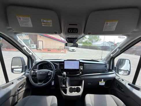 Used 2025 Ford Transit 350 XLT RWD image 30