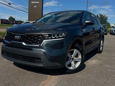 Used 2021 Kia Sorento LX FWD image 2