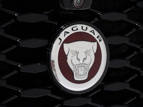 Used 2021 Jaguar XF R-Dynamic SE image 28