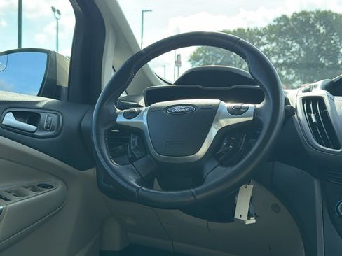 Used 2017 Ford C-MAX Energi SE w/ Equipment Group 402A FWD image 25