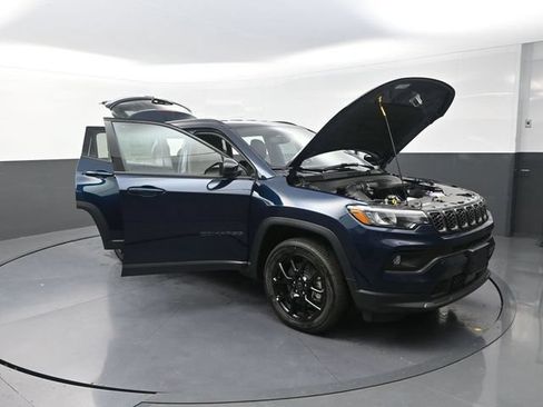 New 2026 Jeep Compass Latitude AWD/4WD image 32