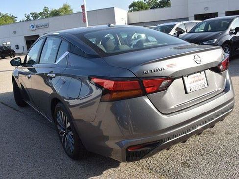 Used 2024 Nissan Altima 2.5 SV FWD image 5