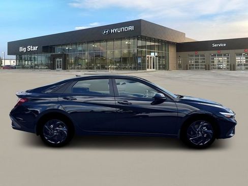 Used 2026 Hyundai Elantra Sport FWD image 9