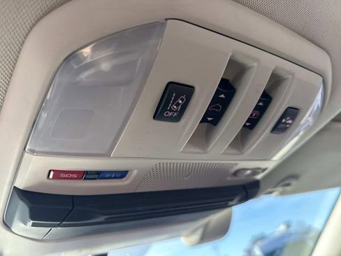 Used 2019 Subaru Ascent Premium image 31