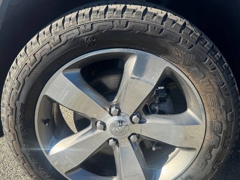 Used 2016 Jeep Grand Cherokee Overland w/ Advanced Technology Group image 17