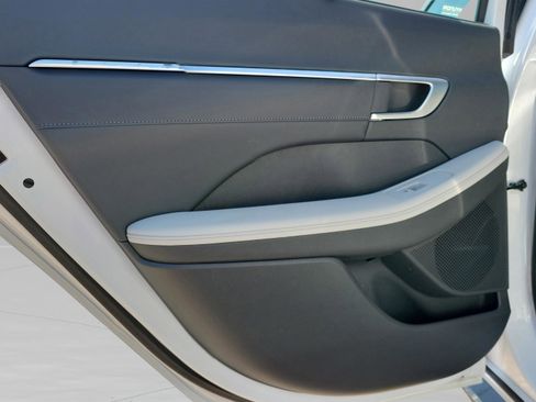 New 2025 Hyundai Sonata Limited image 10