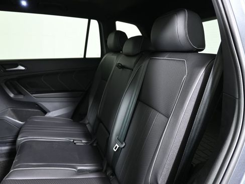 Used 2024 Volkswagen Tiguan SE R-Line image 5