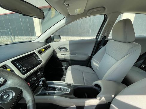 Used 2016 Honda HR-V LX image 45