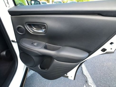 Certified 2025 Honda HR-V EX-L image 31