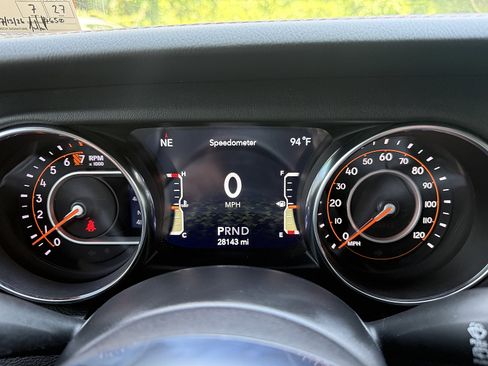 Used 2021 Jeep Wrangler Unlimited Sahara AWD/4WD image 26