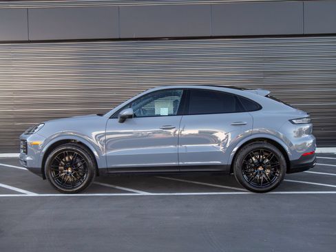 Used 2026 Porsche Cayenne Coupe AWD/4WD image 2