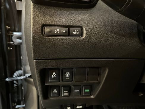 Used 2021 Nissan Rogue Sport SV AWD/4WD image 29