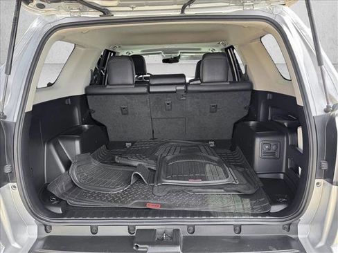 Used 2022 Toyota 4Runner SR5 Premium w/ Moonroof Package RWD image 8