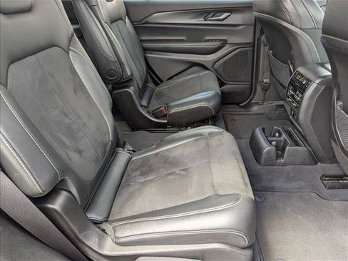 Used 2023 Jeep Grand Cherokee L Laredo AWD/4WD image 18