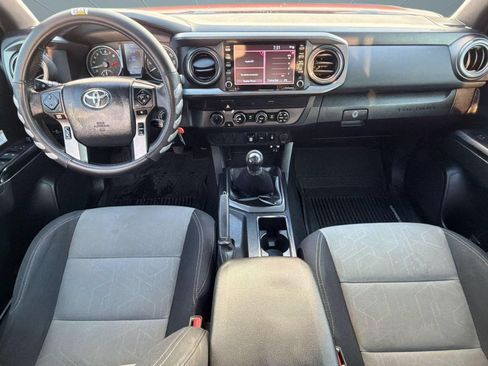 Used 2020 Toyota Tacoma TRD Off-Road AWD/4WD image 16
