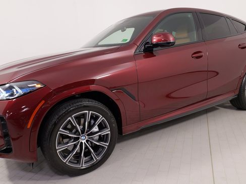 Used 2025 BMW X6 xDrive40i image 3